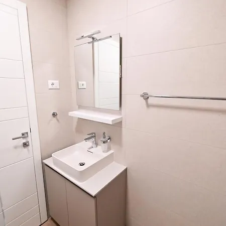 Nole Apartment *